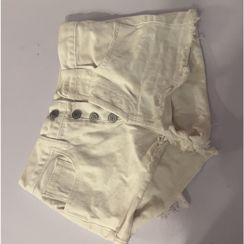 white jgalt brandy melville shorts